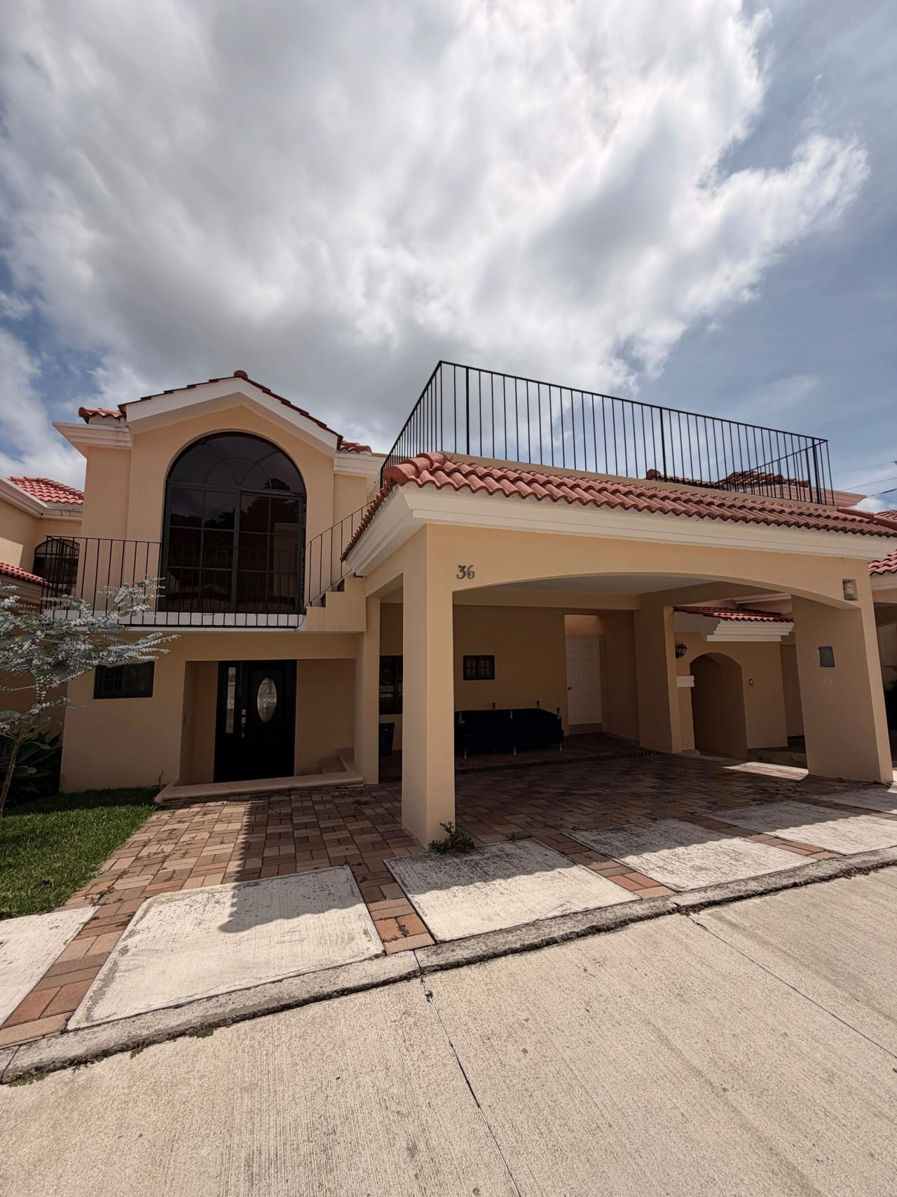 Vendo linda casa en zona 16, Villa Suiza — Casa en Venta en Zona 16, Guatemala, Ciudad — foto 9 de 17
