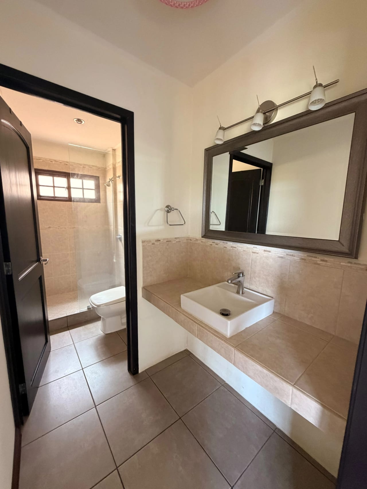 Vendo linda casa en zona 16, Villa Suiza — Casa en Venta en Zona 16, Guatemala, Ciudad — foto 11 de 17