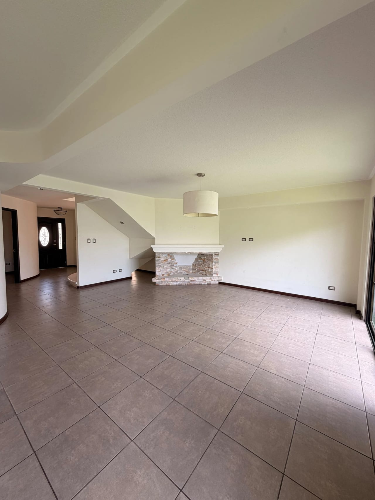 Vendo linda casa en zona 16, Villa Suiza — Casa en Venta en Zona 16, Guatemala, Ciudad — foto 16 de 17