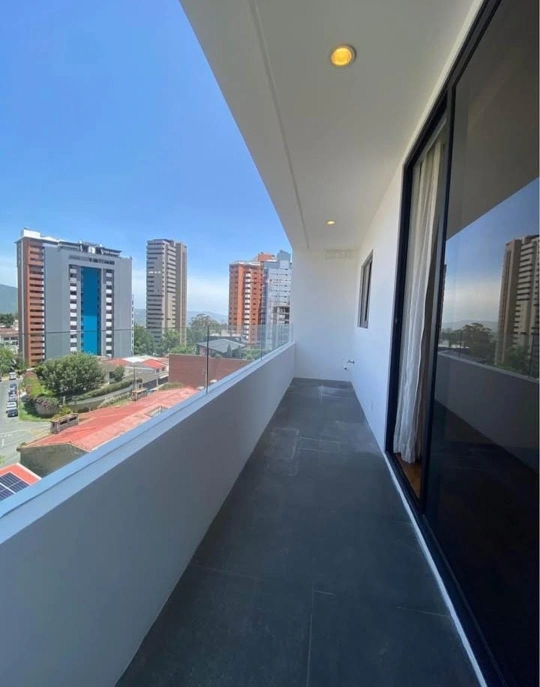 Vendo amplio apartamento en zona 14 Lantana — Apartamento en Venta en Lantana, Zona 14, Guatemala, Ciudad — foto 4 de 10