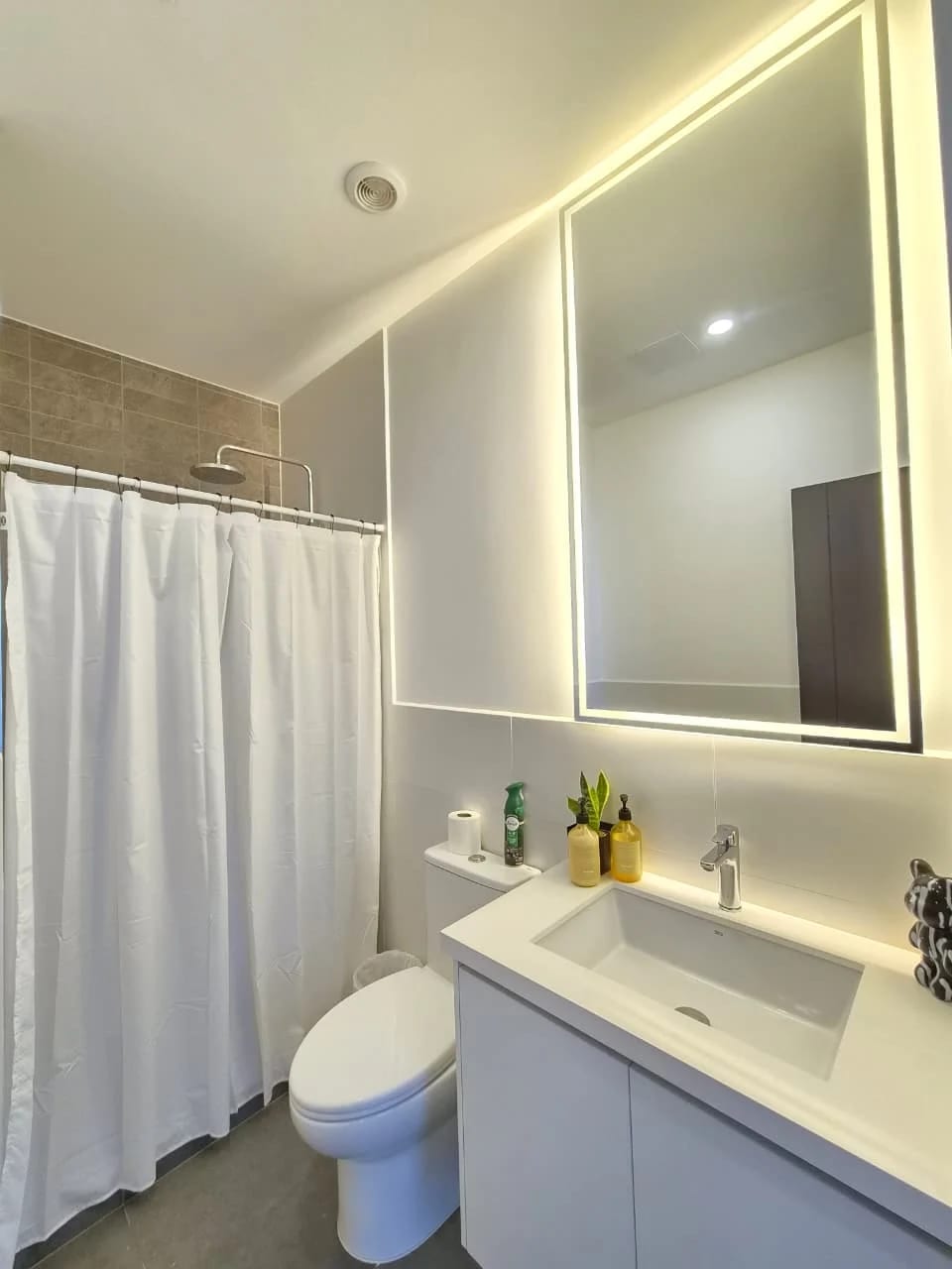 Alquilo lindo apartamento en zona 16 — Apartamento en Alquiler en Lirios de Cayalá I, Zona 16, Guatemala, Ciudad — foto 3 de 16