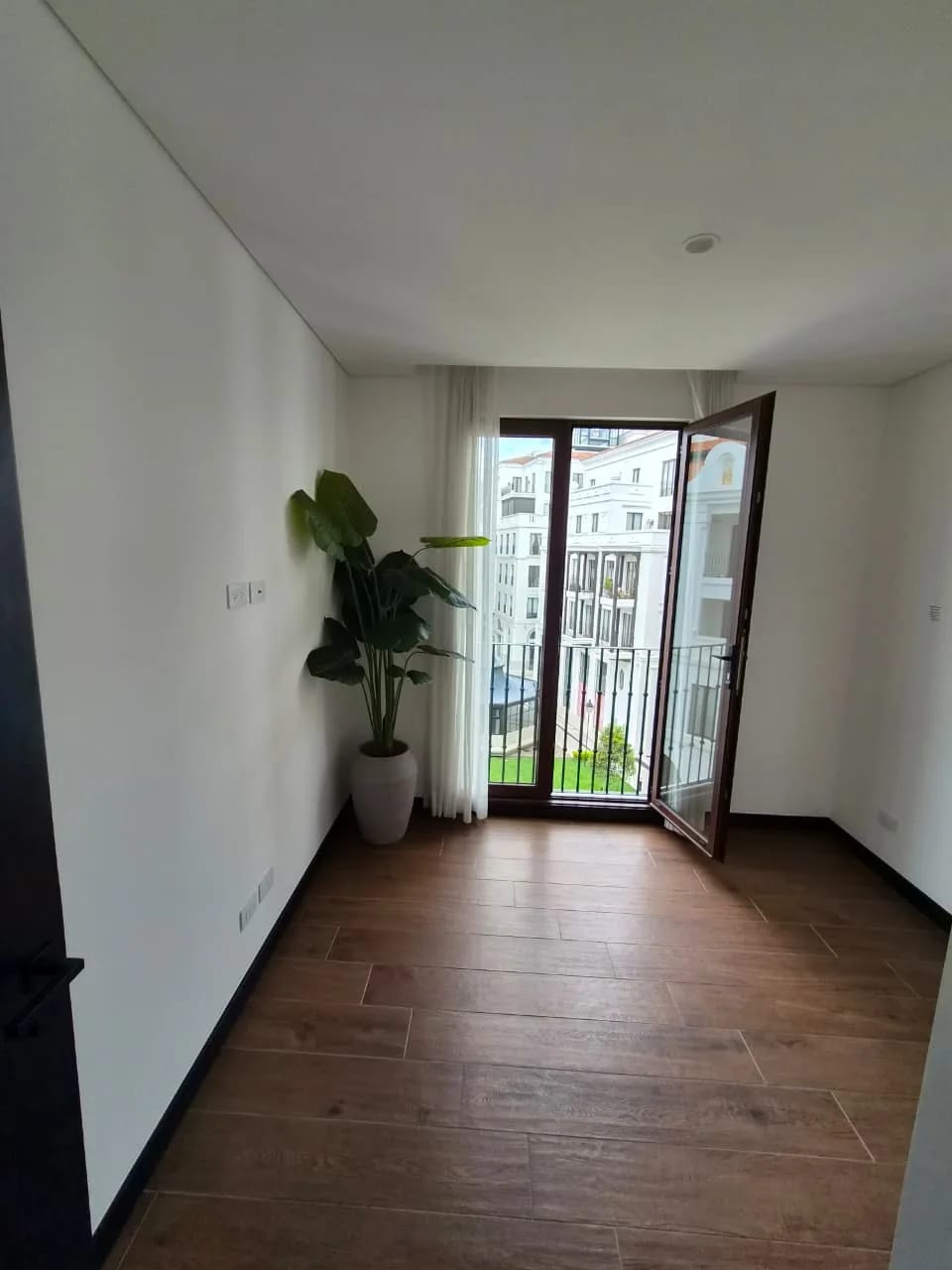 Alquilo lindo apartamento en zona 16 — Apartamento en Alquiler en Lirios de Cayalá I, Zona 16, Guatemala, Ciudad — foto 5 de 16