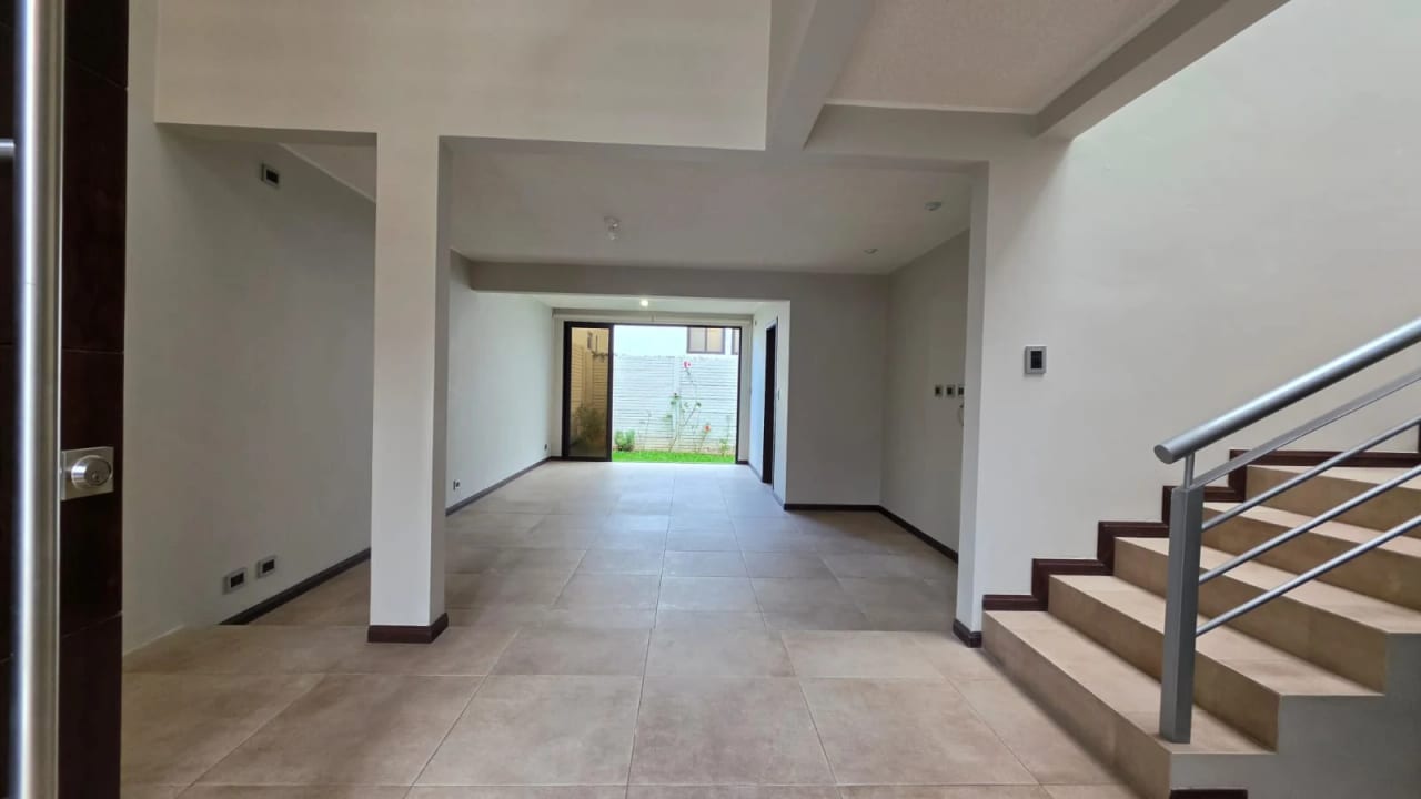 Vendo espectacular casa en Z. 16 Home 16 — Casa en Venta en Home 16, Zona 16, Guatemala, Ciudad — foto 2 de 17