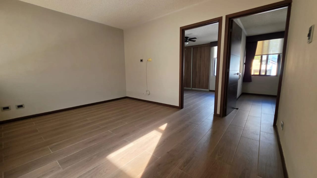 Vendo espectacular casa en Z. 16 Home 16 — Casa en Venta en Home 16, Zona 16, Guatemala, Ciudad — foto 7 de 17