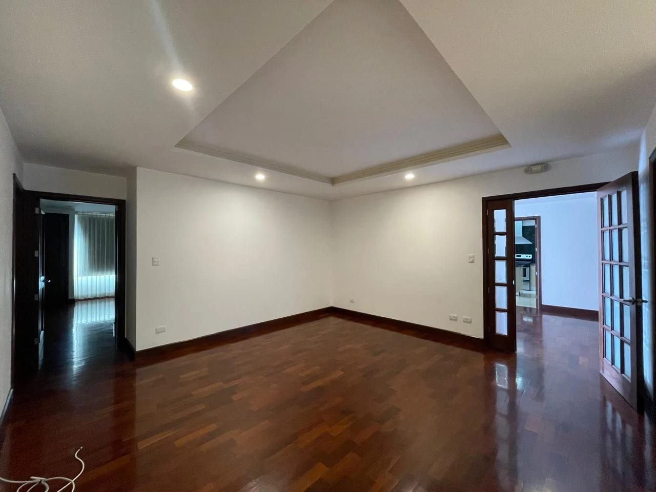 Alquilo amplio apartamento en Z. 10 Santa María — Apartamento en Alquiler en Santa María, Zona 10, Guatemala, Ciudad — foto 3 de 17