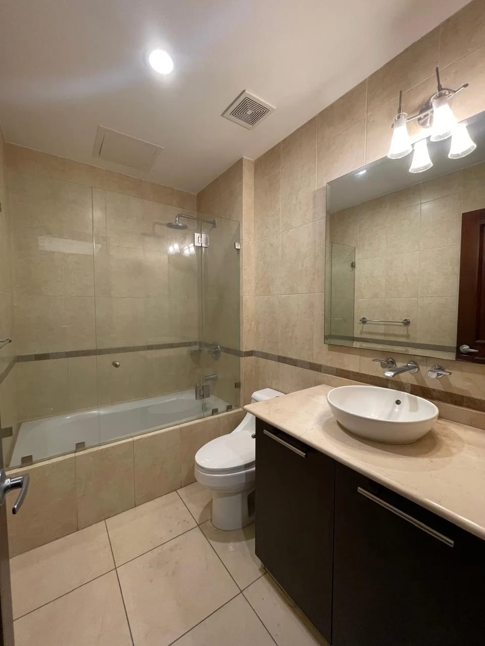 Alquilo amplio apartamento en Z. 10 Santa María — Apartamento en Alquiler en Santa María, Zona 10, Guatemala, Ciudad — foto 4 de 17