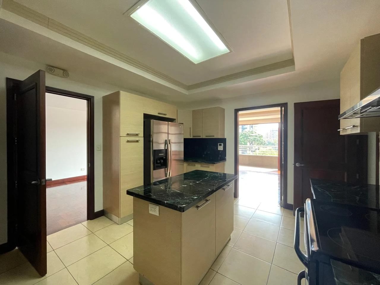 Alquilo amplio apartamento en Z. 10 Santa María — Apartamento en Alquiler en Santa María, Zona 10, Guatemala, Ciudad — foto 6 de 17