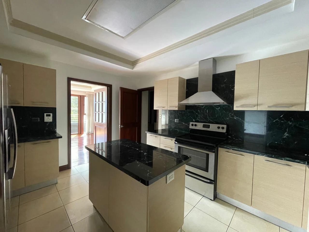 Alquilo amplio apartamento en Z. 10 Santa María — Apartamento en Alquiler en Santa María, Zona 10, Guatemala, Ciudad — foto 11 de 17