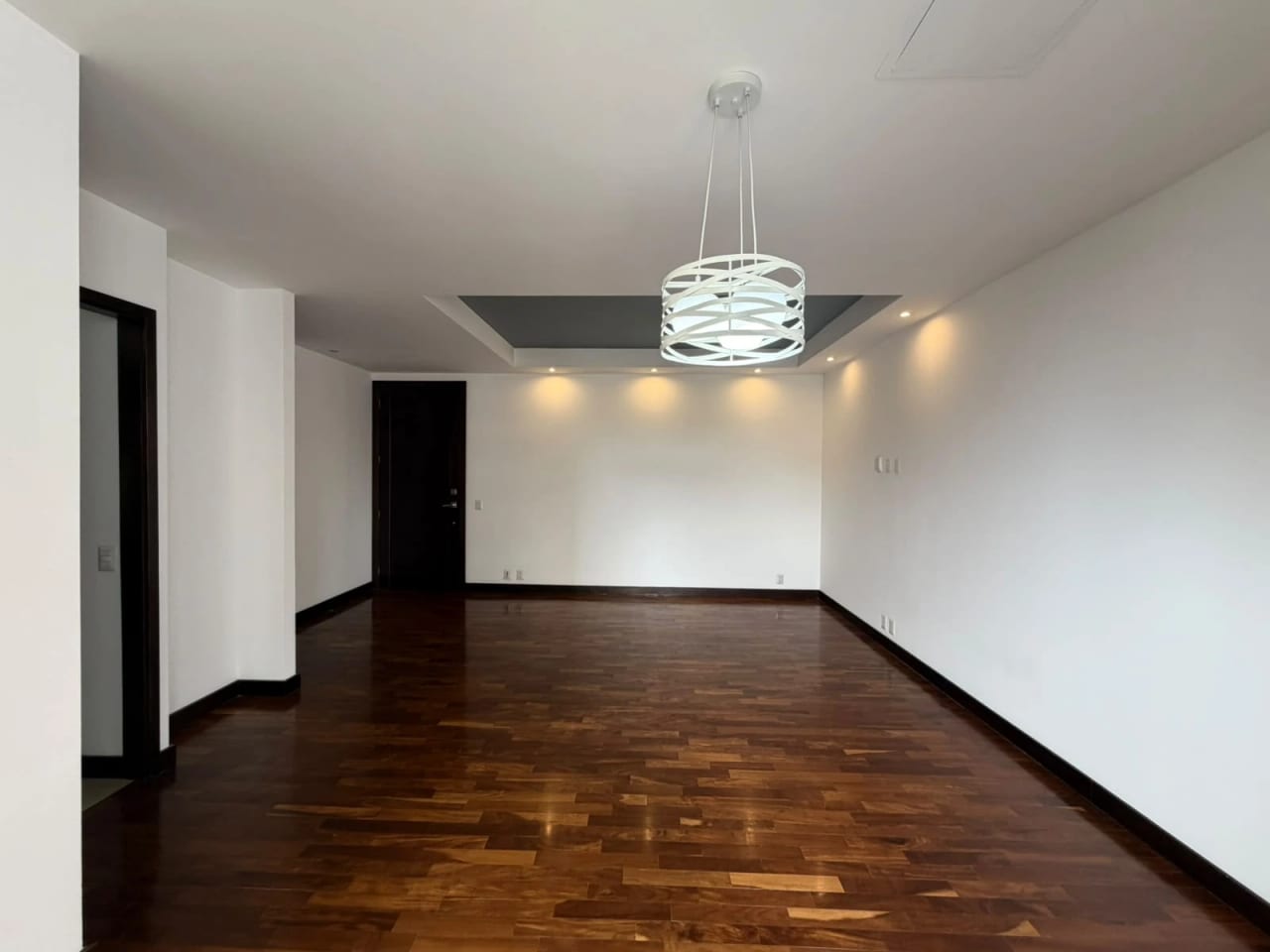 Alquilo amplio apartamento en Z. 10 Santa María — Apartamento en Alquiler en Santa María, Zona 10, Guatemala, Ciudad — foto 14 de 17