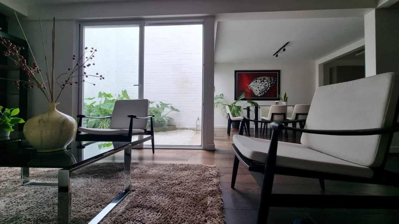 Alquilo hermosa y amplia casa en Z.13 fuera de garita — Casa en Alquiler en Zona 13, Guatemala, Ciudad — foto 1 de 17
