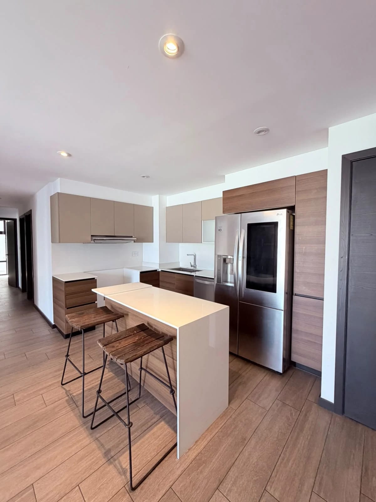 Vendo o alquilo apartamento en Z.10 IQ10 — Apartamento en Venta en IQ10, Zona 10, Guatemala, Ciudad — foto 9 de 11