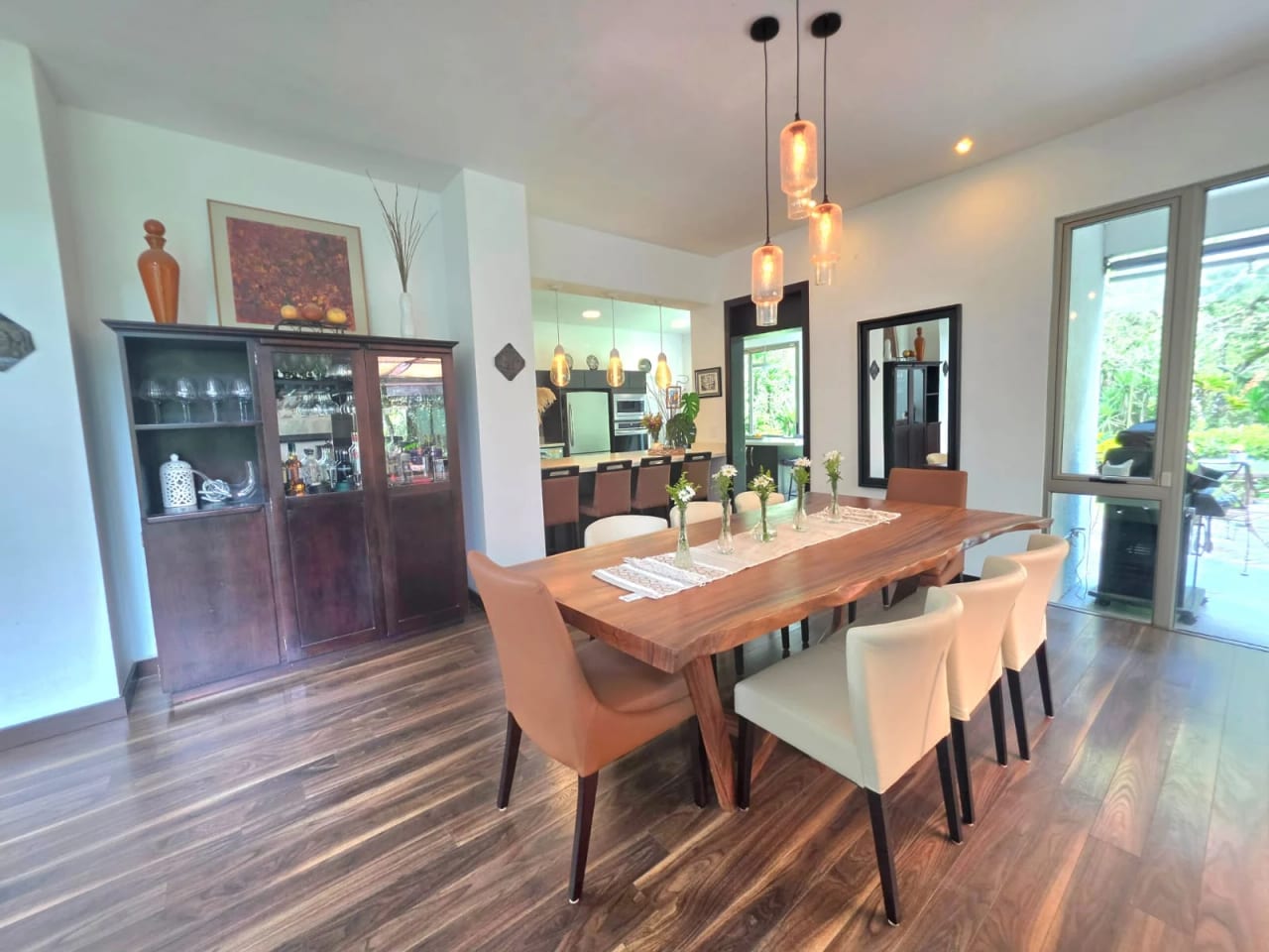 Vendo espectacular casa en Muxbalia, kms 8.8 carretera a Muxbal — Casa en Venta en Muxbalia, Muxbal, Guatemala, Ciudad — foto 8 de 17