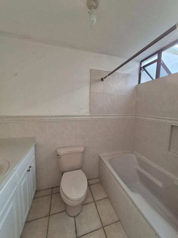 En Venta Townhouse KM 15 CAES, Frente a Condado Concepción — Casa en Venta en km 11-15, Carretera a El Salvador, Guatemala, Ciudad — foto 5 de 17