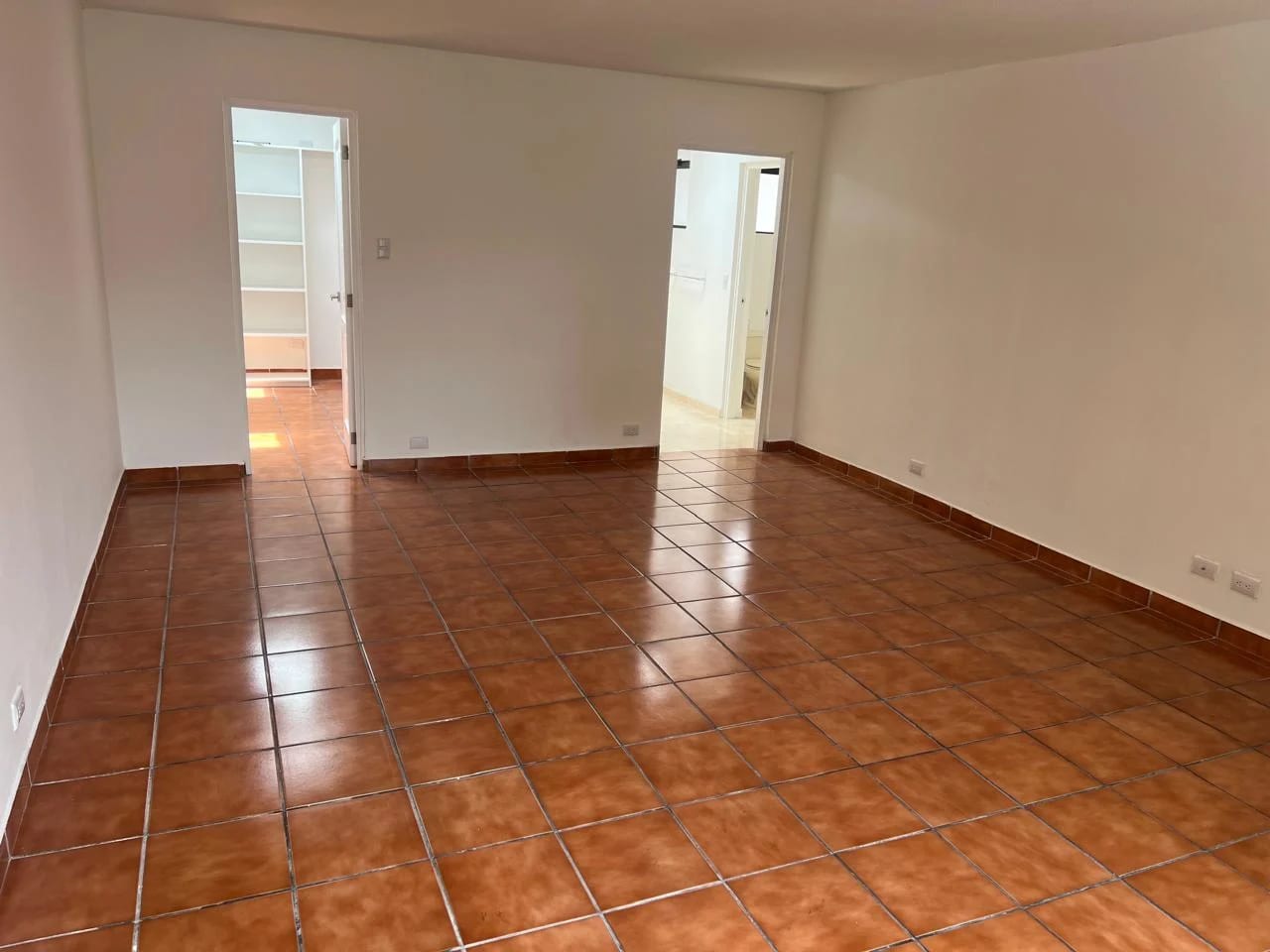 Propiedad en Renta para Oficinas a Puerta Cerrada — Casa en Alquiler en Zona 14, Guatemala, Ciudad — foto 10 de 15