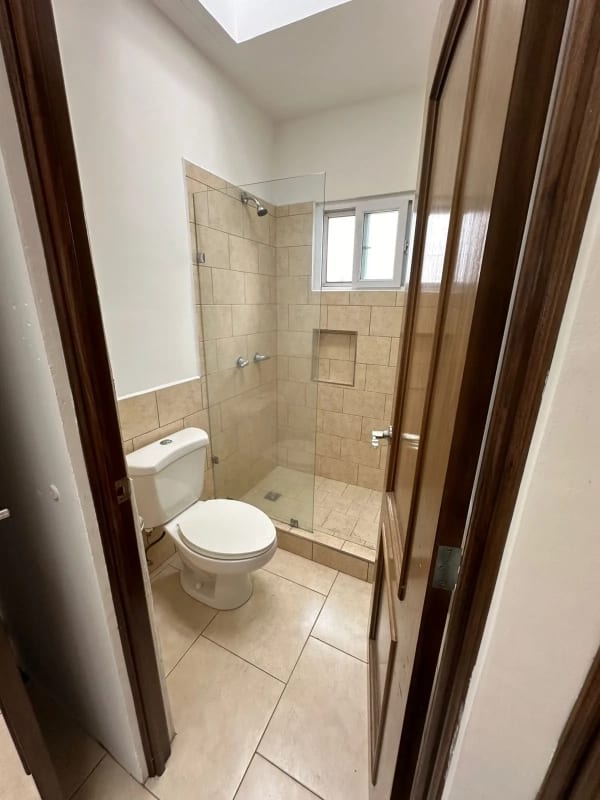 Casa en Venta Bouganvilias de Arrazola — Casa en Venta en Bouganbilias de Arrazola, Carretera a El Salvador, Guatemala, Ciudad — foto 3 de 10