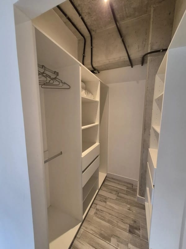 Apartamento Amueblado y Equipado en el Corazon de Zona 4 — Apartamento en Alquiler en Zona 4, Guatemala, Ciudad — foto 3 de 7