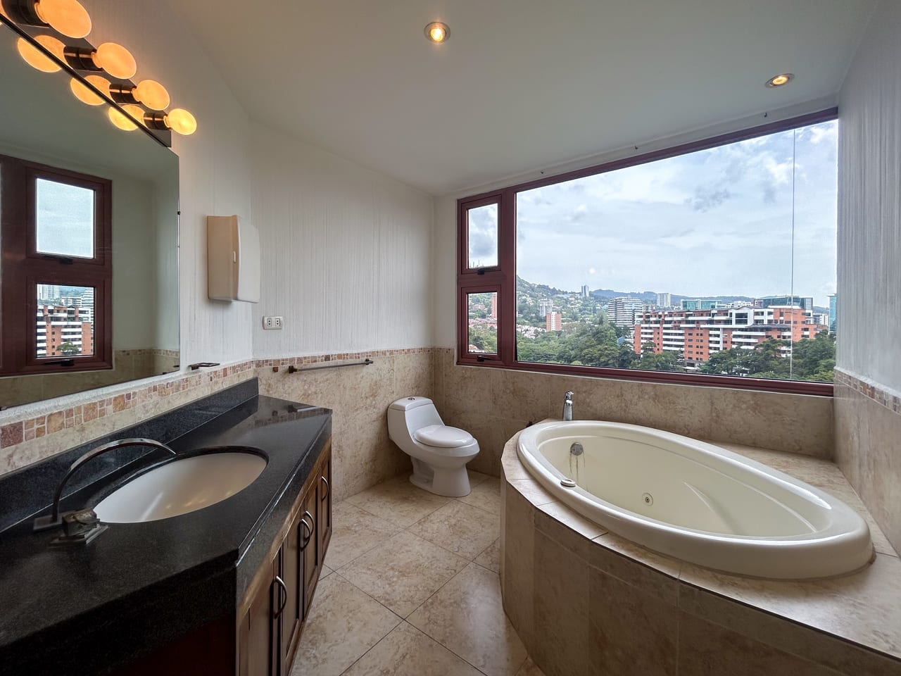 Lindo Penthouse en Venta Zona 15, Vista Hermosa 1 — Apartamento en Venta en Vista Hermosa I, Zona 15, Guatemala, Ciudad — foto 4 de 17