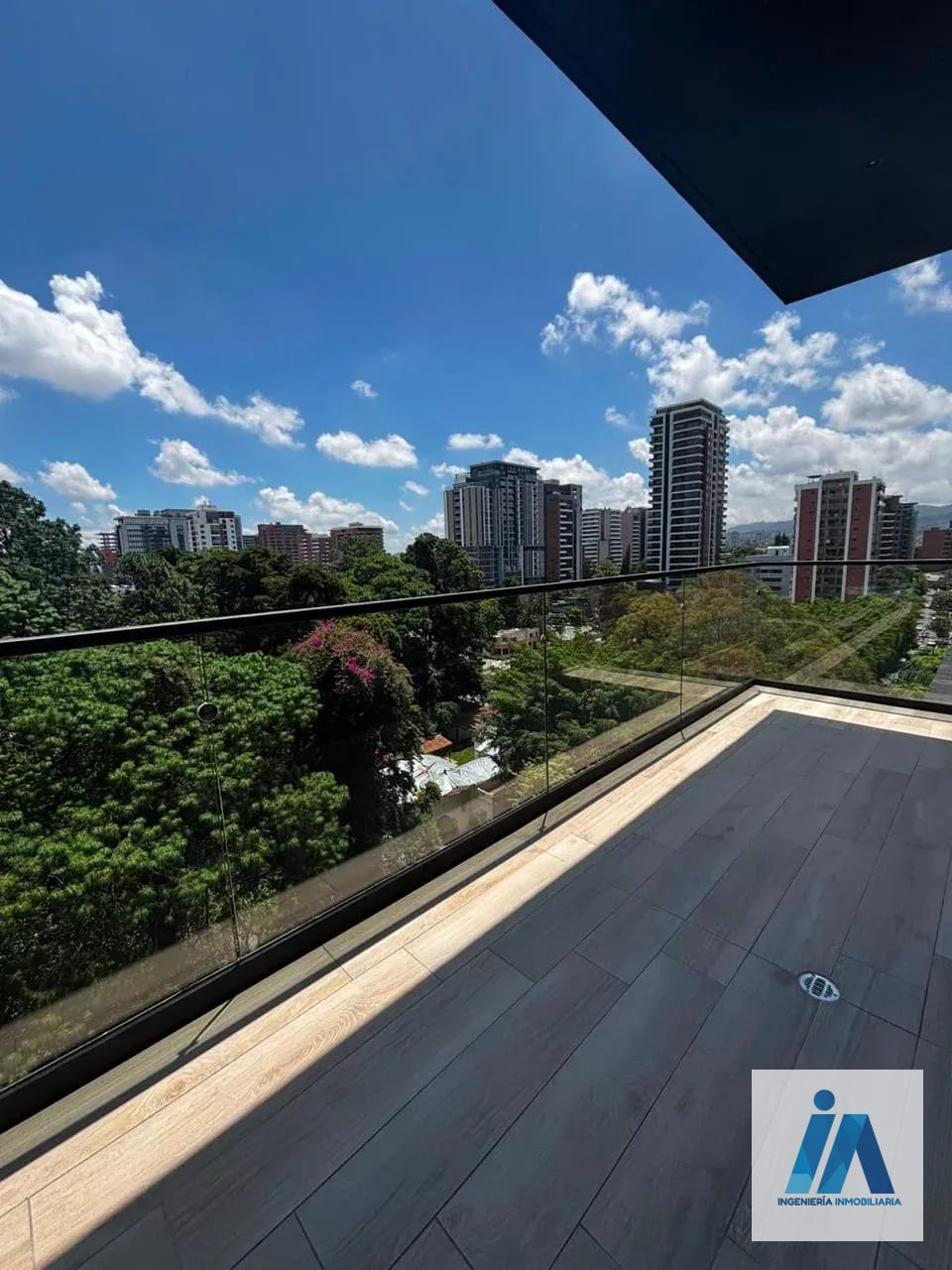 APARTAMENTO EN ALQUILER 📍 Edificio Ferre Diez, Zona 10 — Apartamento en Alquiler en Ferré Diez, Zona 10, Guatemala, Ciudad — foto 4 de 9