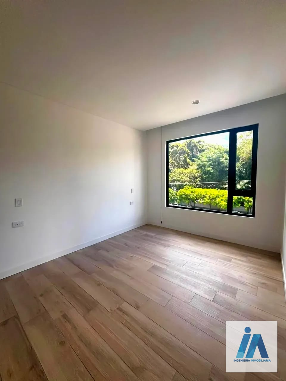 APARTAMENTO EN ALQUILER 📍 Edificio Ferre Diez, Zona 10 — Apartamento en Alquiler en Ferré Diez, Zona 10, Guatemala, Ciudad — foto 9 de 9