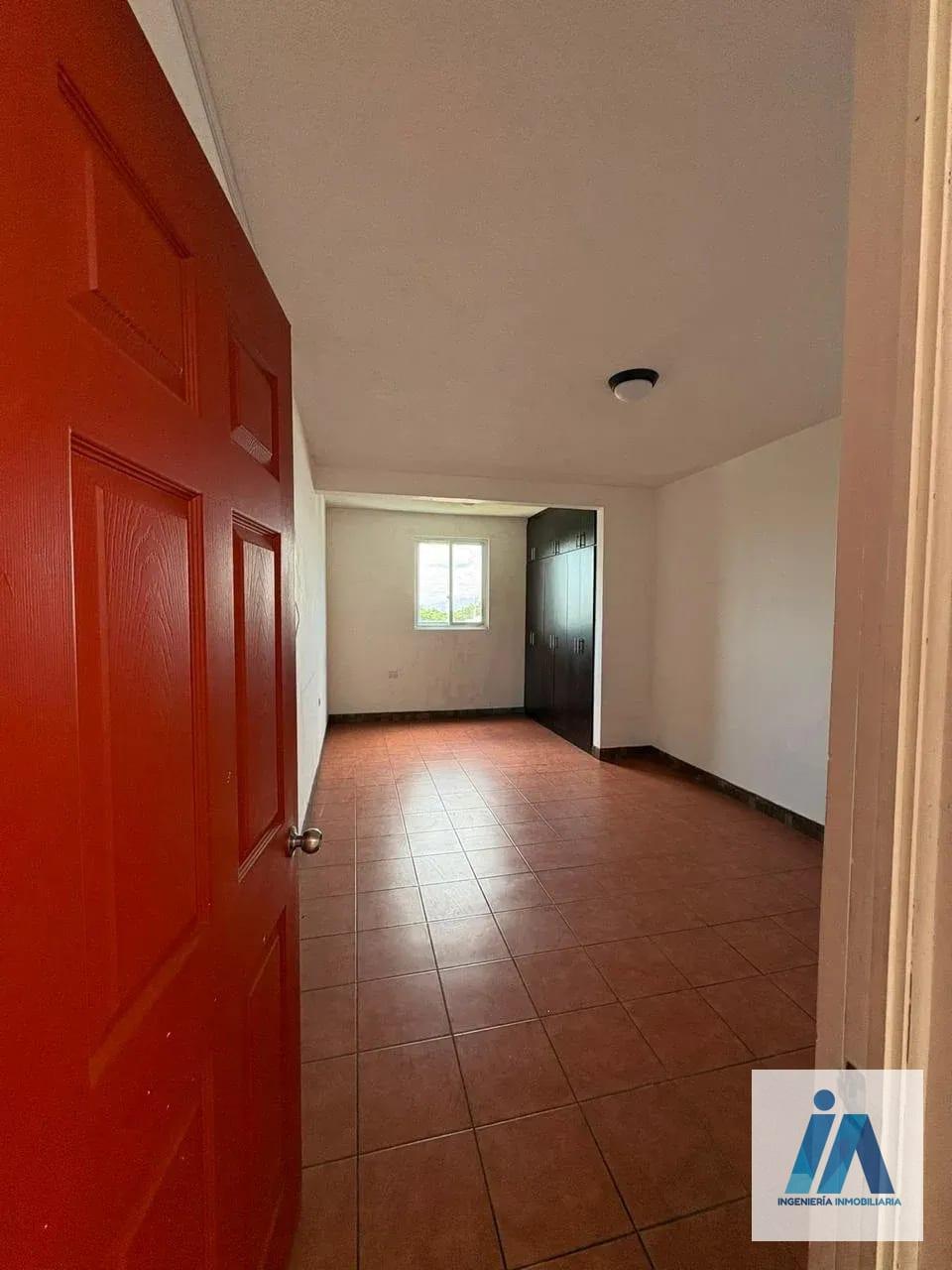 CASA EN VENTA 📍 Balcones de San Cristóbal, Zona 8 de Mixco — Casa en Venta en Zona 8 Mixco, Guatemala, Ciudad — foto 7 de 9