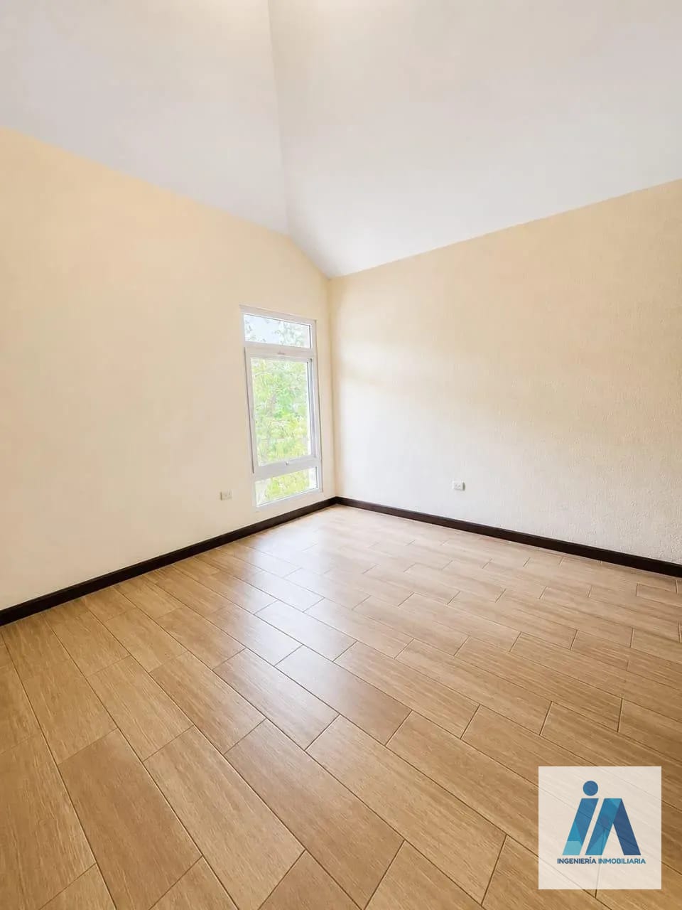 CASA EN ALQUILER 📍Condominio Bosques de Arrazola, Km 16.5 CAES — Casa en Alquiler en Carretera a El Salvador, Guatemala, Ciudad — foto 6 de 11