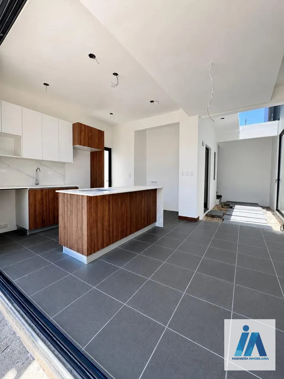 CASA EN VENTA 📍 Condominio 7 Gotas de San Vicente, Km. 16.5 CAES — Casa en Venta en Carretera a El Salvador, Guatemala, Ciudad — foto 2 de 11