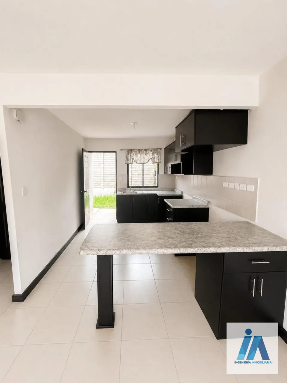 CASA EN VENTA / ALQUILER 📍 Condominio La Foret de Arrazola, Fraijanes — Casa en Venta en Carretera a El Salvador, Guatemala, Ciudad — foto 3 de 14