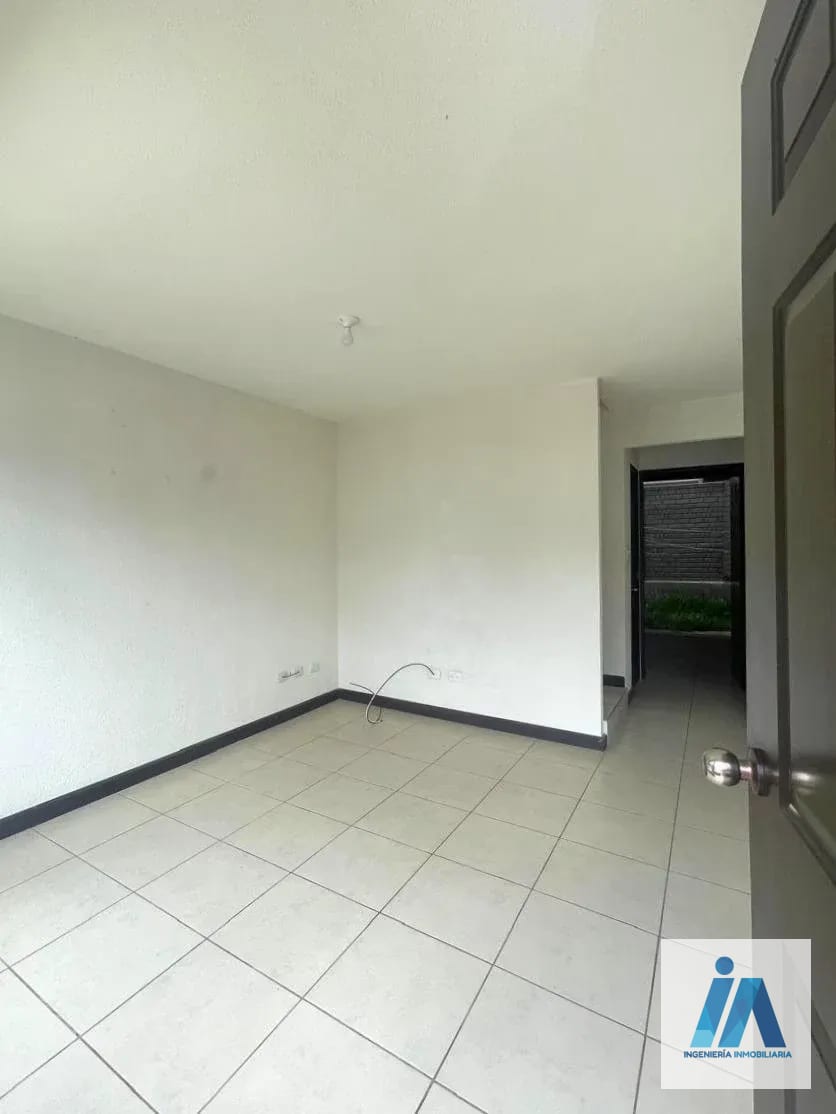 CASA EN VENTA / ALQUILER 📍 Condominio La Foret de Arrazola, Fraijanes — Casa en Venta en Carretera a El Salvador, Guatemala, Ciudad — foto 9 de 14