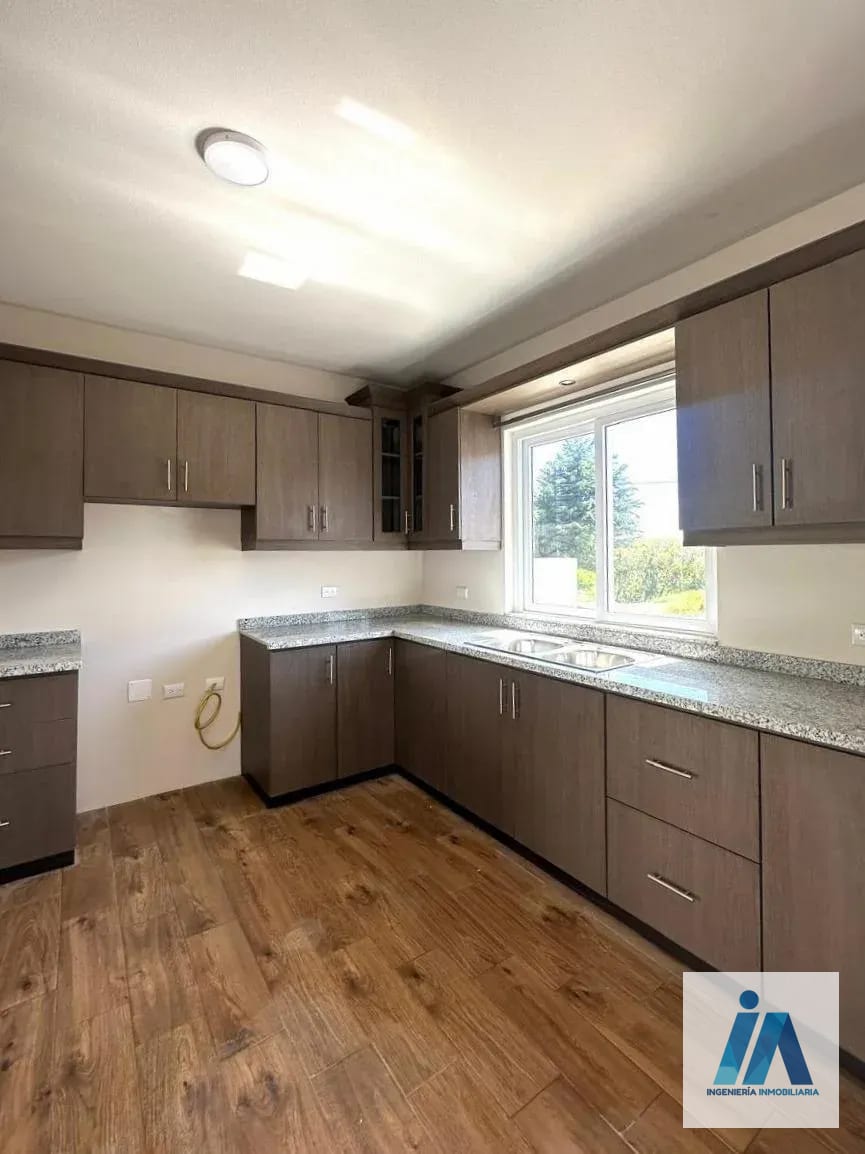 CASA NUEVA EN VENTA 📍 Lo de Valdez, Carretera a San José Pinula — Casa en Venta en San José Pinula, Guatemala, Ciudad — foto 3 de 7