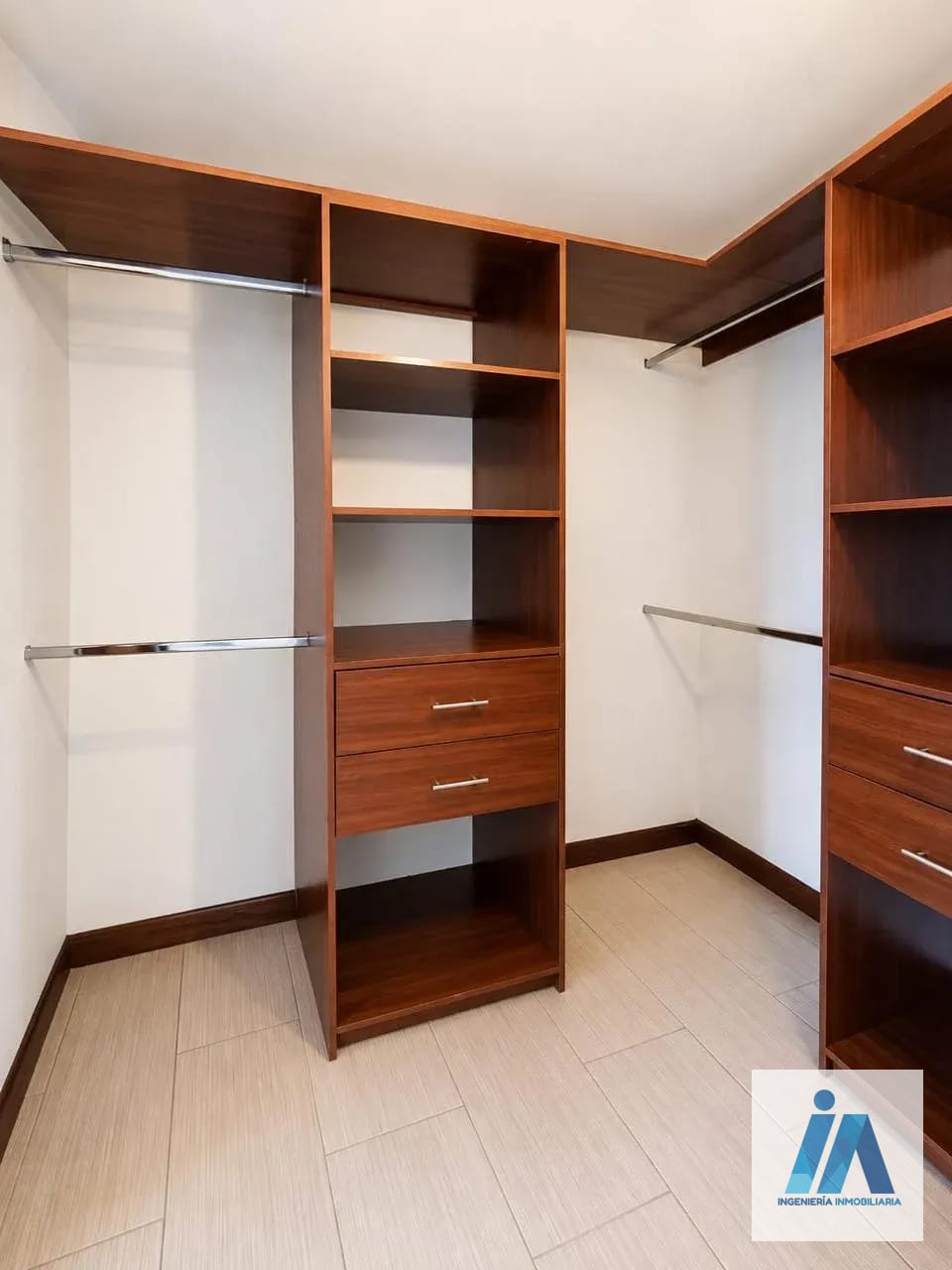 APARTAMENTO EN ALQUILER 📍 Edificio Condado La Villa, Zona 14 — Apartamento en Alquiler en Zona 14, Guatemala, Ciudad — foto 10 de 14