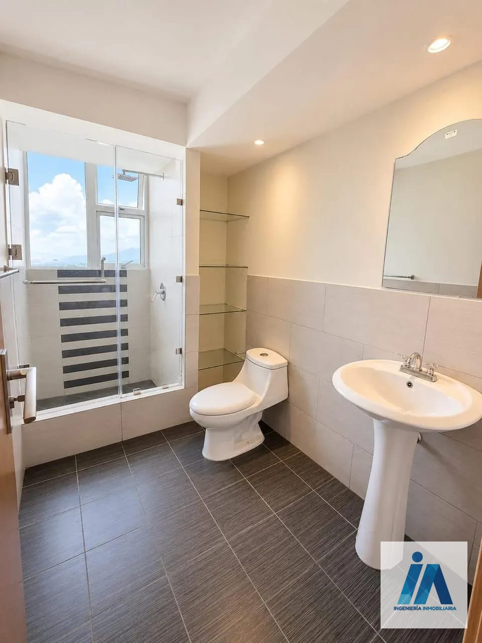 APARTAMENTO EN ALQUILER 📍 Edificio Condado La Villa, Zona 14 — Apartamento en Alquiler en Zona 14, Guatemala, Ciudad — foto 11 de 14