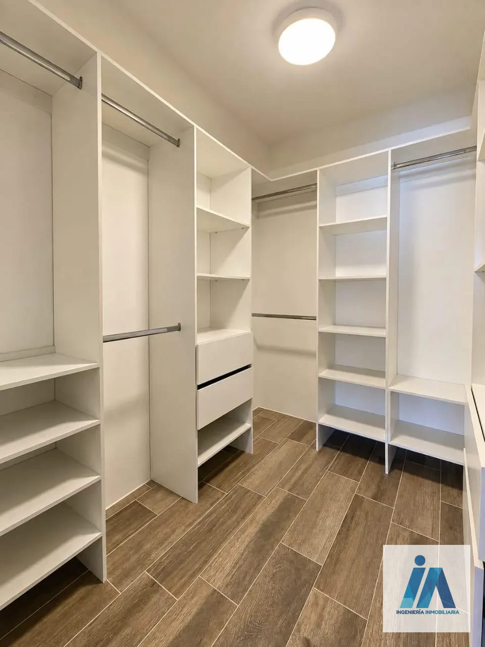 APARTAMENTO EN ALQUILER 📍 Edificio Segheria, Zona 14 — Apartamento en Alquiler en Segheria, Zona 14, Guatemala, Ciudad — foto 8 de 16