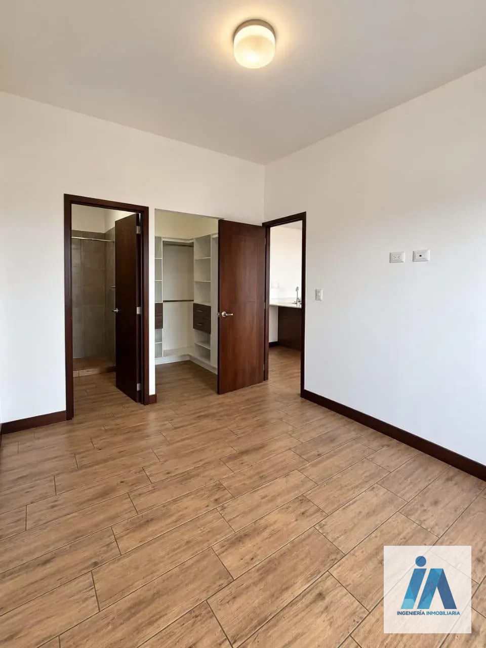 APARTAMENTO EN ALQUILER 📍 Edificio Casalini, Zona 10, Diagonal 6 — Apartamento en Alquiler en Zona 10, Guatemala, Ciudad — foto 14 de 15