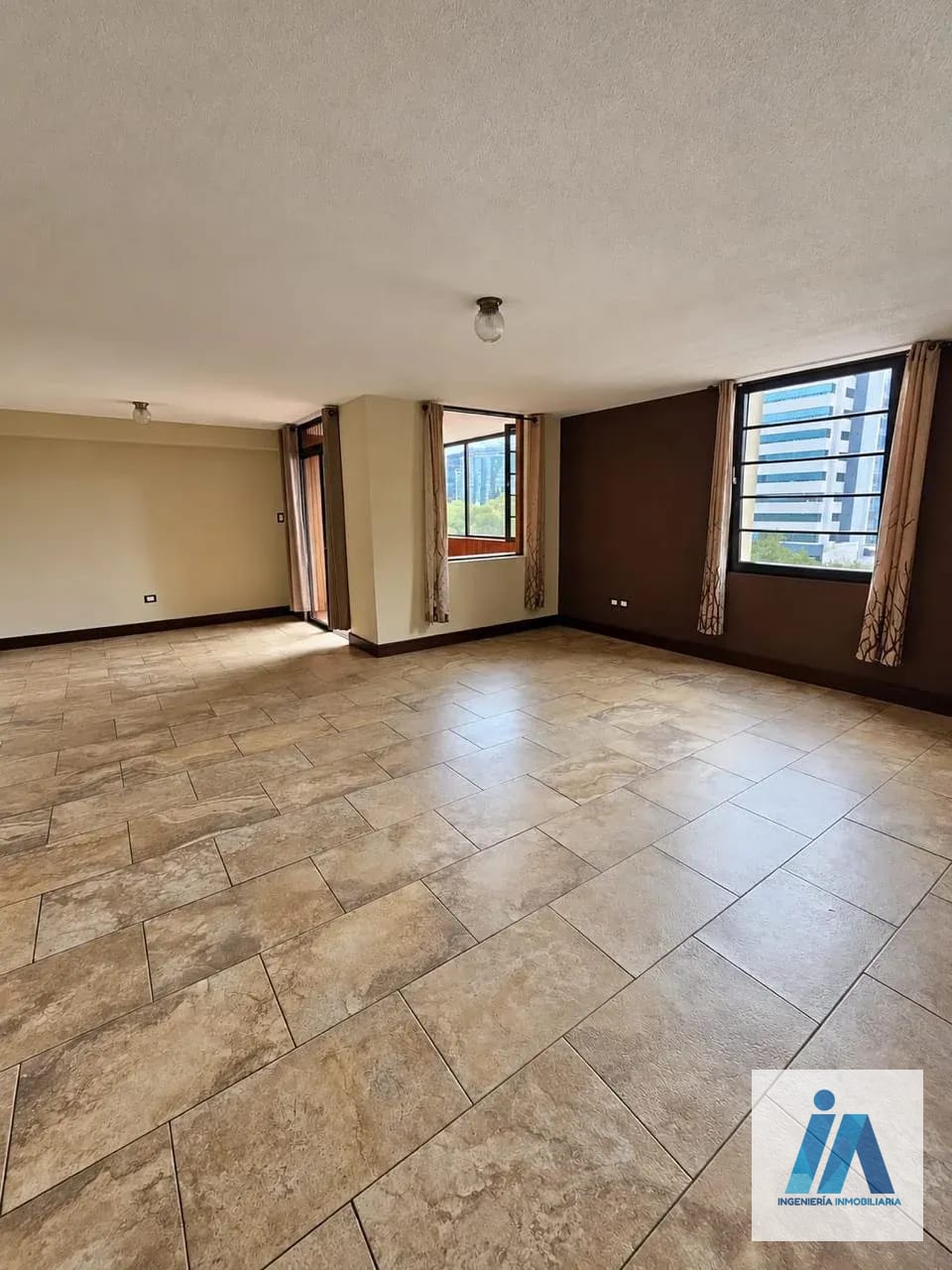 APARTAMENTO EN ALQUILER 📍 Edificio Canamco, Zona 10 — Apartamento en Alquiler en Zona 10, Guatemala, Ciudad — foto 2 de 11