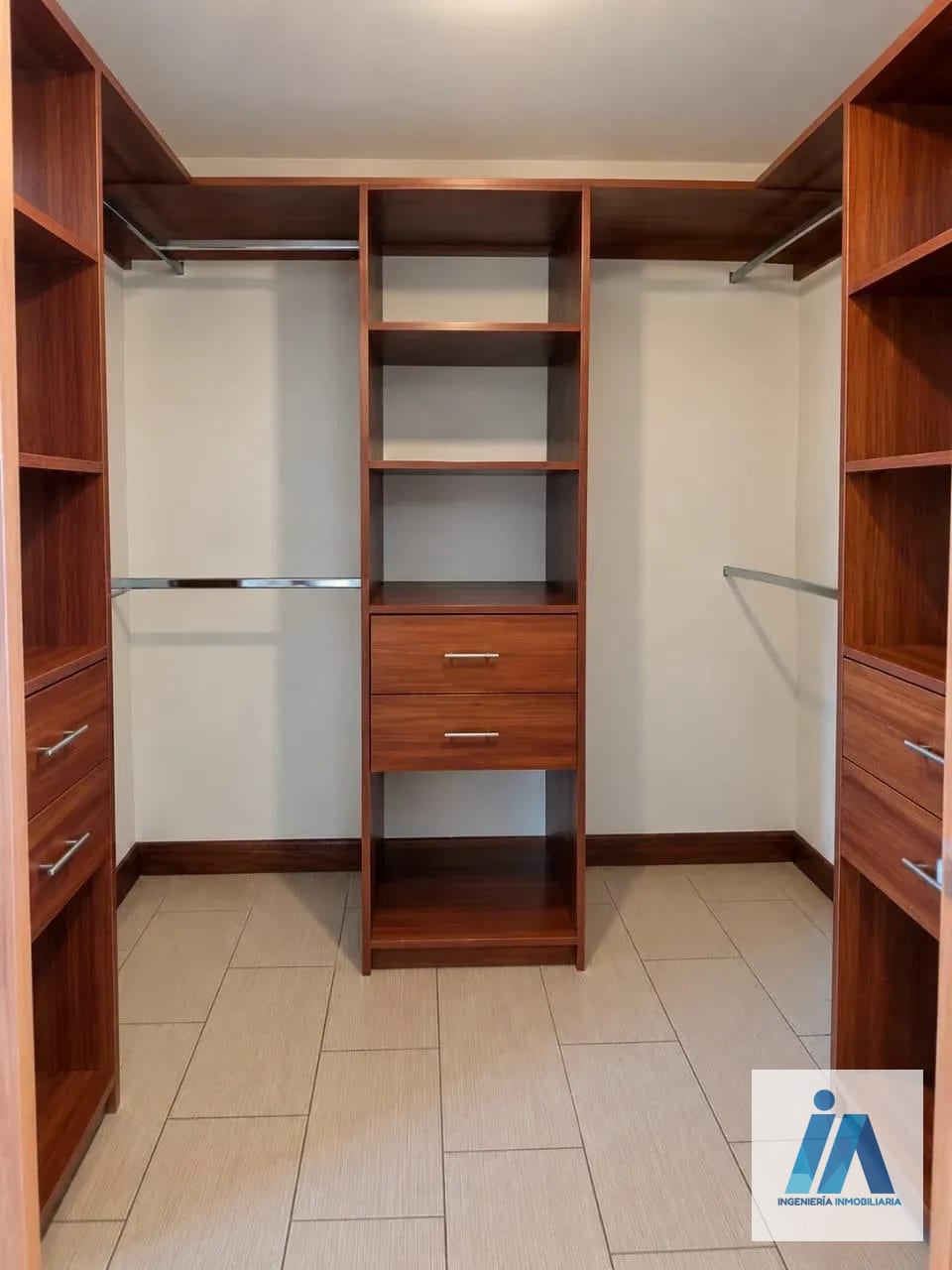 APARTAMENTO EN ALQUILER 📍 Edificio Condado La Villa, Zona 14 — Apartamento en Alquiler en Zona 14, Guatemala, Ciudad — foto 6 de 17