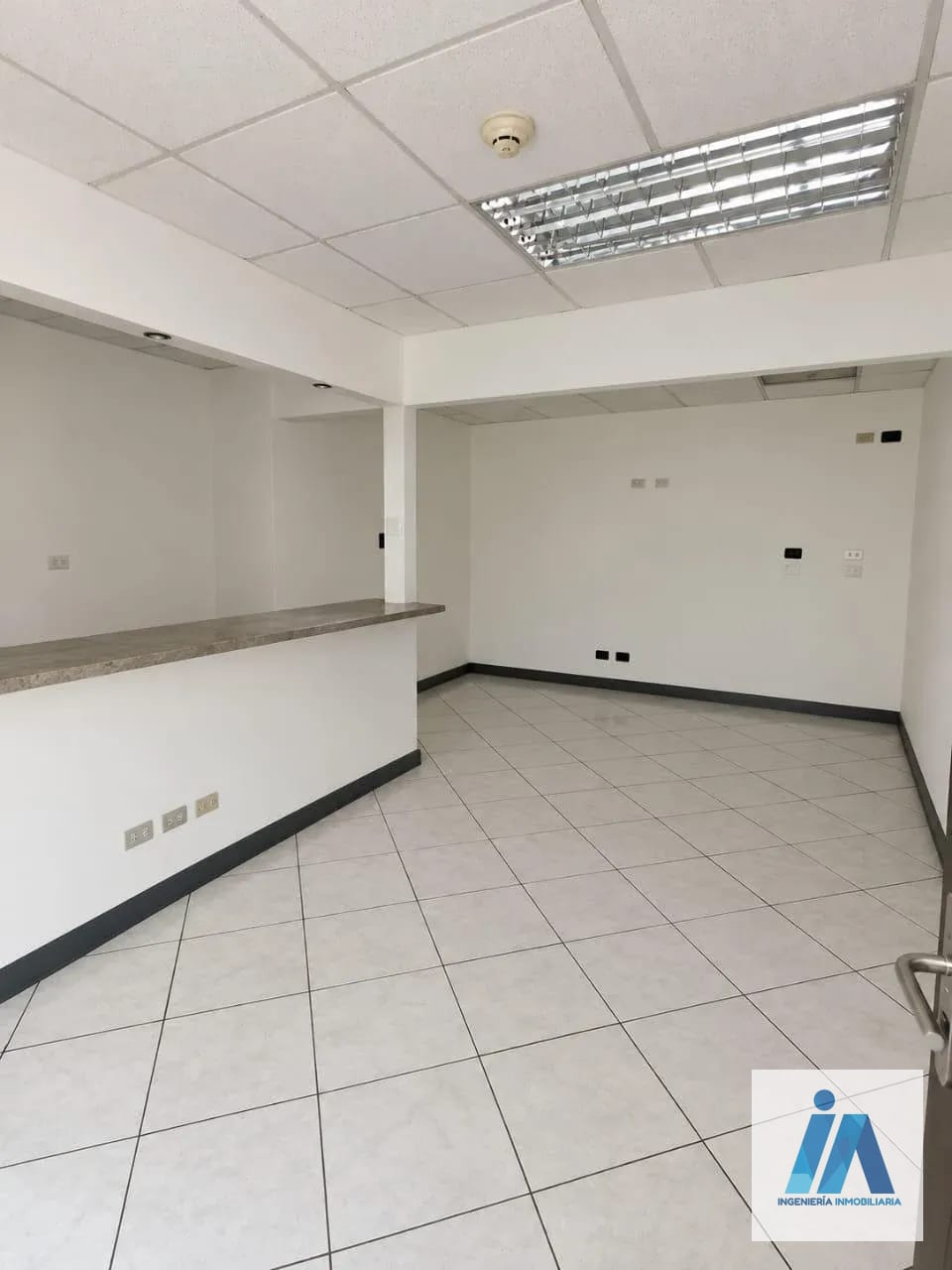 OFICINA EN ALQUILER 📍 Edificio Europlaza, Zona 14 — Oficina en Alquiler en Zona 14, Guatemala, Ciudad — foto 5 de 8