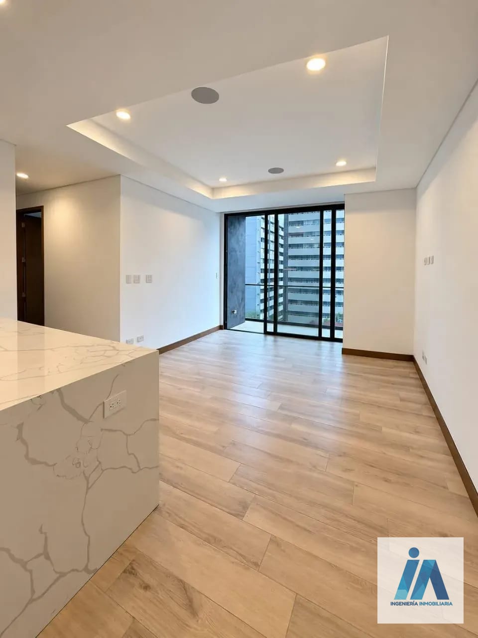 APARTAMENTO NUEVO EN ALQUILER 📍 Edificio Ferre Diez, Zona 10 — Apartamento en Alquiler en Ferré Diez, Zona 10, Guatemala, Ciudad — foto 2 de 12