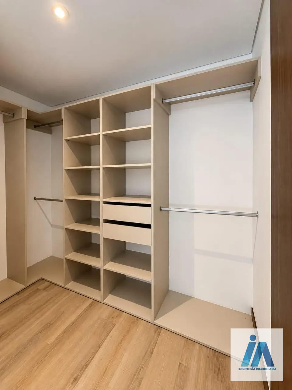APARTAMENTO NUEVO EN ALQUILER 📍 Edificio Ferre Diez, Zona 10 — Apartamento en Alquiler en Ferré Diez, Zona 10, Guatemala, Ciudad — foto 9 de 12