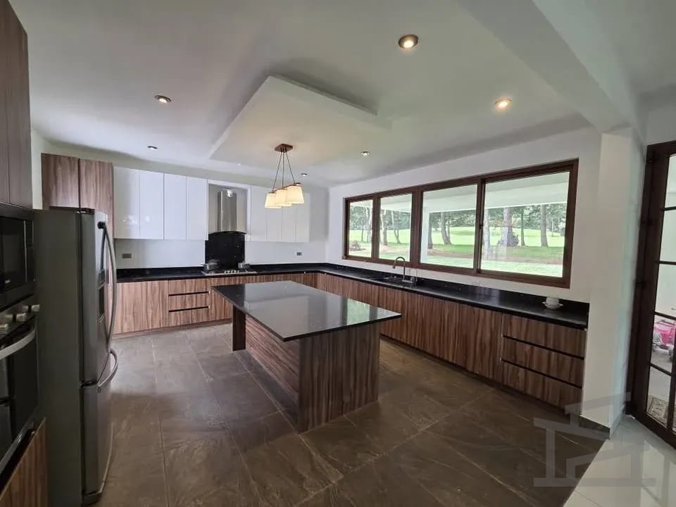 ¡casa Grande en Venta Adentro de Club de Golf Hacienda Nueva! 🏠 — Casa en Venta en San José Pinula, Guatemala, Ciudad — foto 6 de 11
