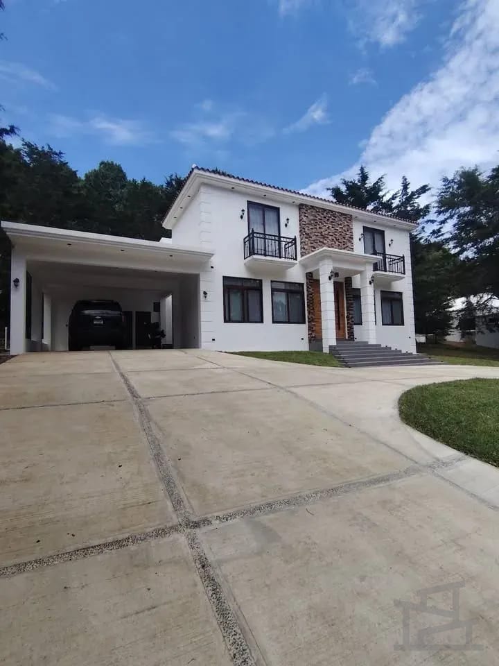 ¡casa Grande en Venta Adentro de Club de Golf Hacienda Nueva! 🏠 — Casa en Venta en San José Pinula, Guatemala, Ciudad — foto 7 de 11
