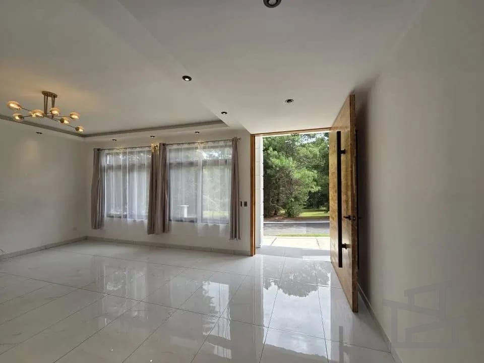 ¡casa Grande en Venta Adentro de Club de Golf Hacienda Nueva! 🏠 — Casa en Venta en San José Pinula, Guatemala, Ciudad — foto 10 de 11