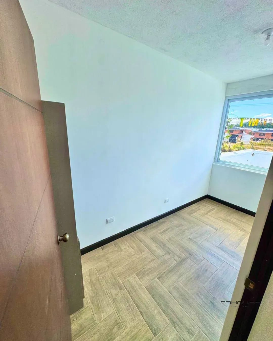 CASA EN VENTA EN ZONA 16 PARA ESTRENA — Casa en Venta en Hacienda Real, Zona 16, Guatemala, Ciudad — foto 5 de 12