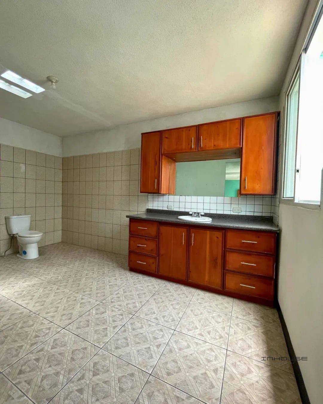CASA EN VENTA EN ZONA 18 DENTRO DE GARITA — Casa en Venta en Zona 18, Guatemala, Ciudad — foto 3 de 10