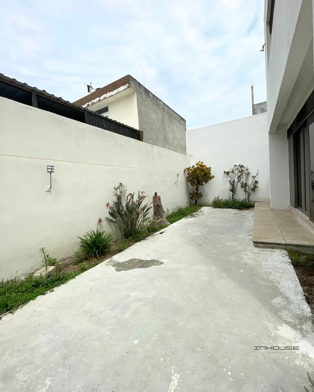 CASA EN VENTA EN ZONA 8 MIXCO, SAN CRISTOBAL DENTRO DE GARITA. — Casa en Venta en Pinares de San Cristobal, Zona 8 Mixco, Guatemala, Ciudad — foto 10 de 10
