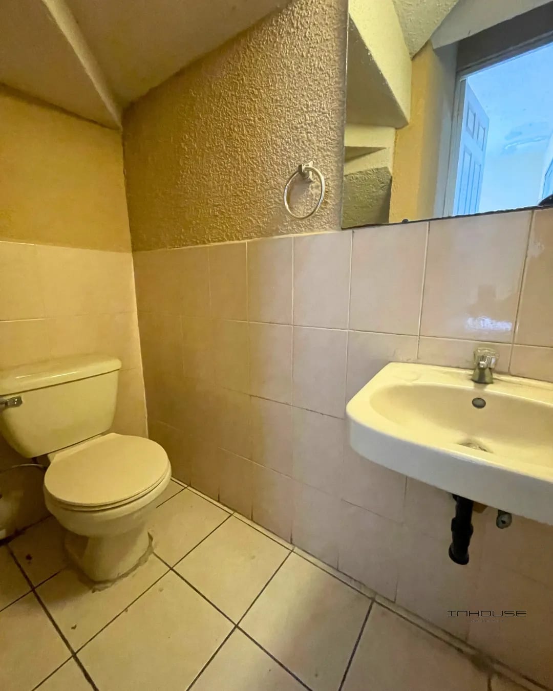 CASA EN RENTA ZONA 8 DE MIXCO JACARANDAS — Casa en Alquiler en Zona 8 Mixco, Guatemala, Ciudad — foto 8 de 10