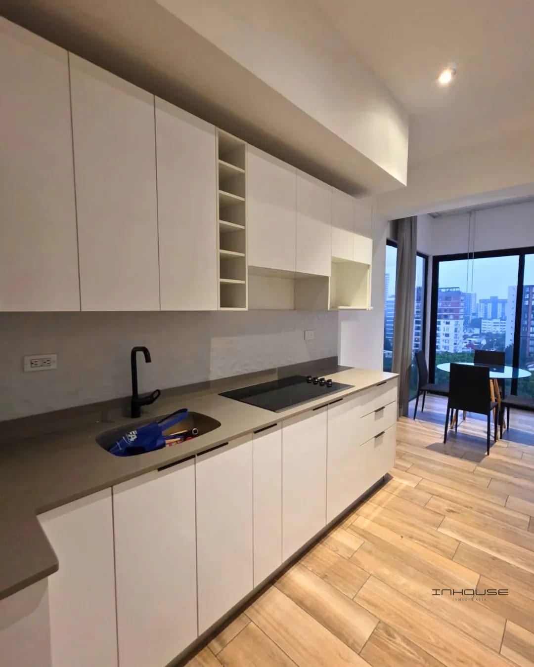 APARTAMENTO EN RENTA ZONA 13 AMERICAS — Apartamento en Alquiler en Viaggio, Muxbal, Guatemala, Ciudad — foto 4 de 10