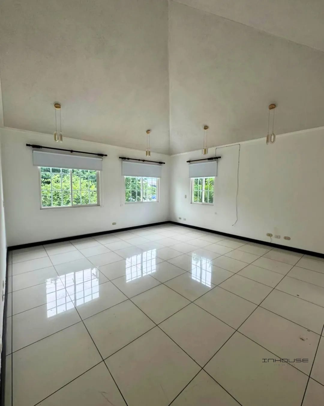 CASA EN RENTA ZONA 16 JACARANDAS DE CAYALA — Casa en Alquiler en Ciudad Cayalá, Zona 16, Guatemala, Ciudad — foto 4 de 10