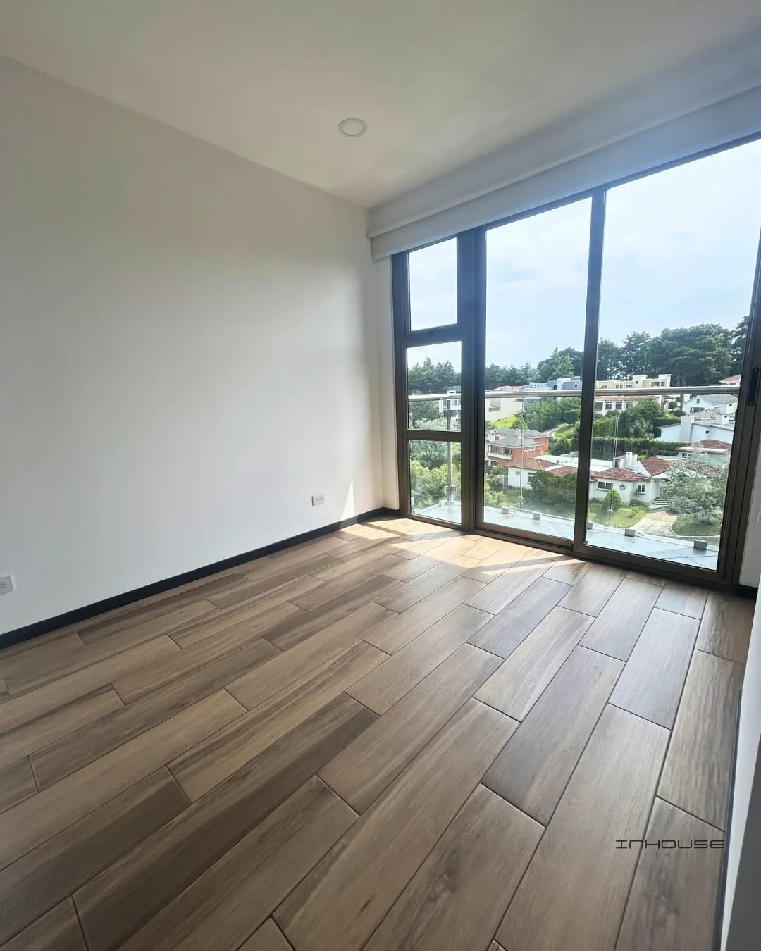 APARTAMENTO EN RENTA KM 9 MUXBAL — Apartamento en Alquiler en Viaggio, Muxbal, Guatemala, Ciudad — foto 3 de 10