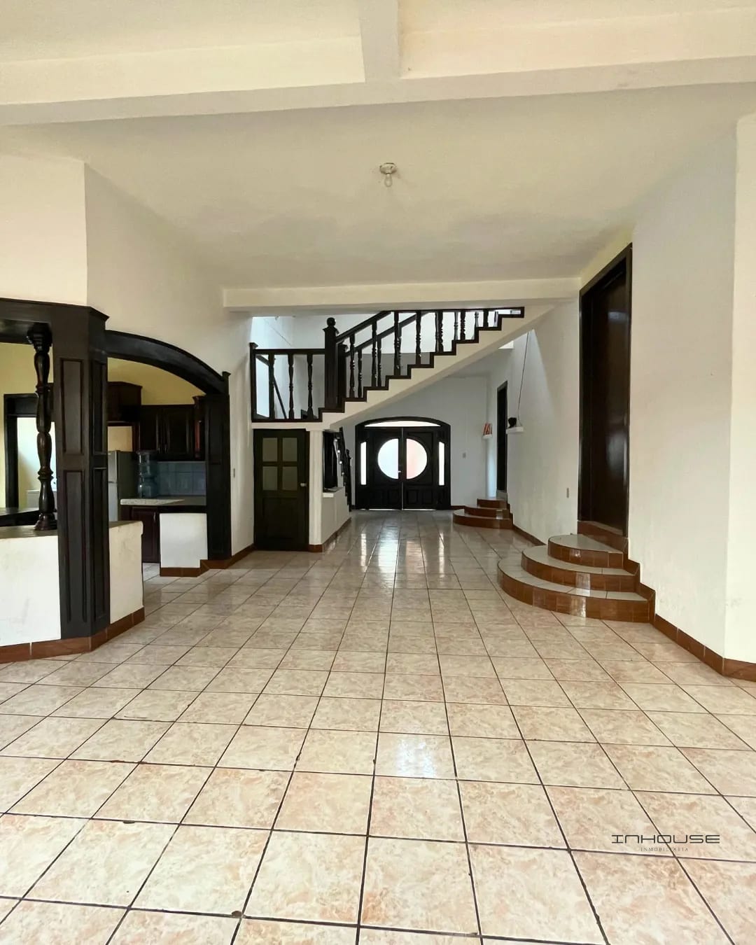 CASA DE UN NIVEL EN VENTA, ZONA 8 DE MIXCO, VALLES DE SAN CRISTÓBAL — Casa en Venta en Zona 8 Mixco, Guatemala, Ciudad — foto 3 de 10