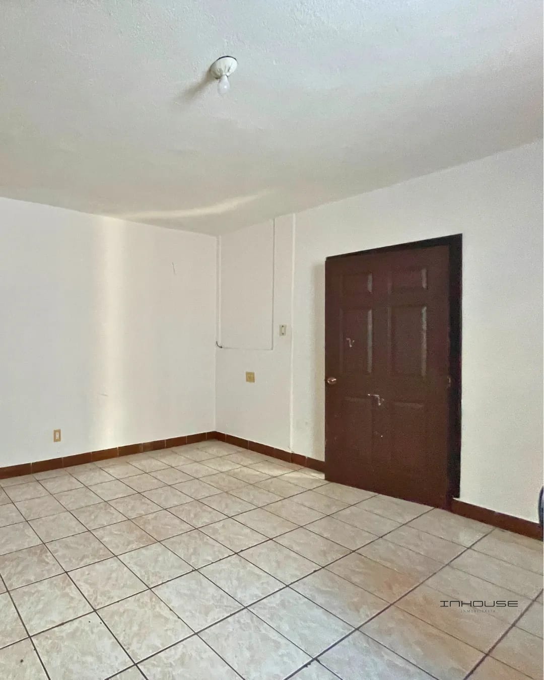 CASA DE UN NIVEL EN VENTA, ZONA 8 DE MIXCO, VALLES DE SAN CRISTÓBAL — Casa en Venta en Zona 8 Mixco, Guatemala, Ciudad — foto 5 de 10